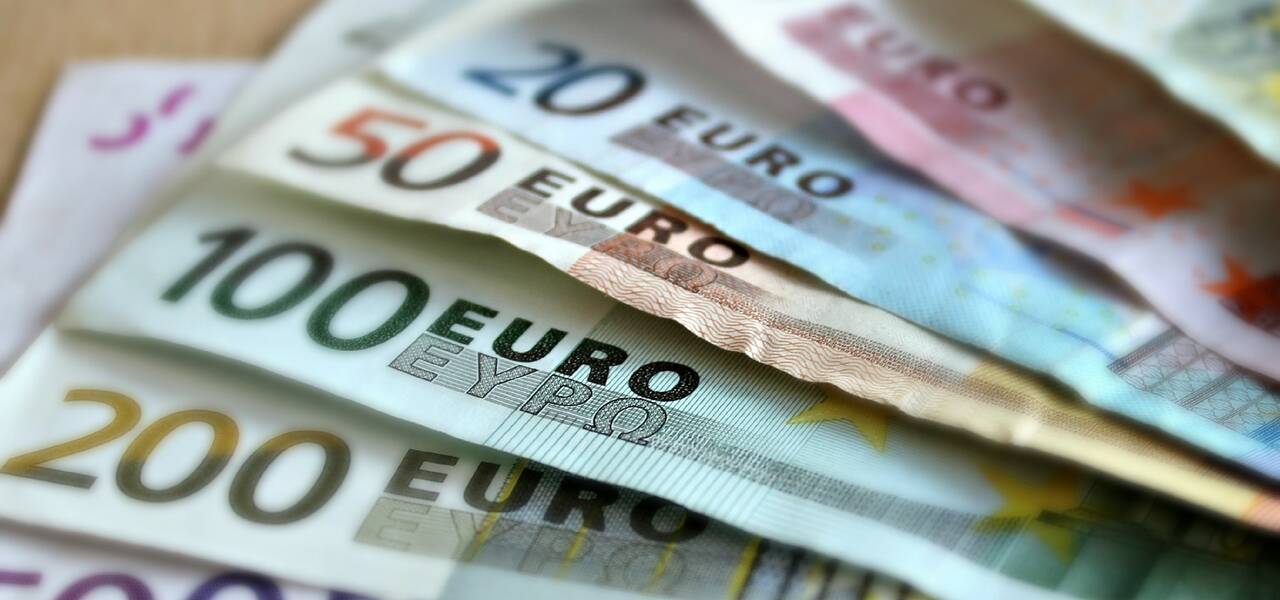 EUR/USD: euro is suffering 