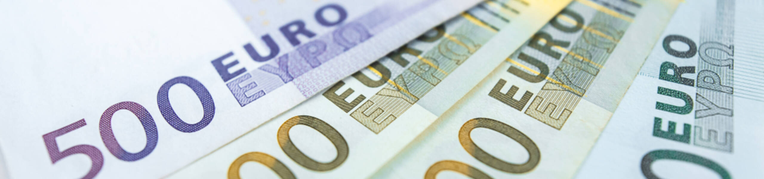 EUR/USD edges higher amid upbeat market mood