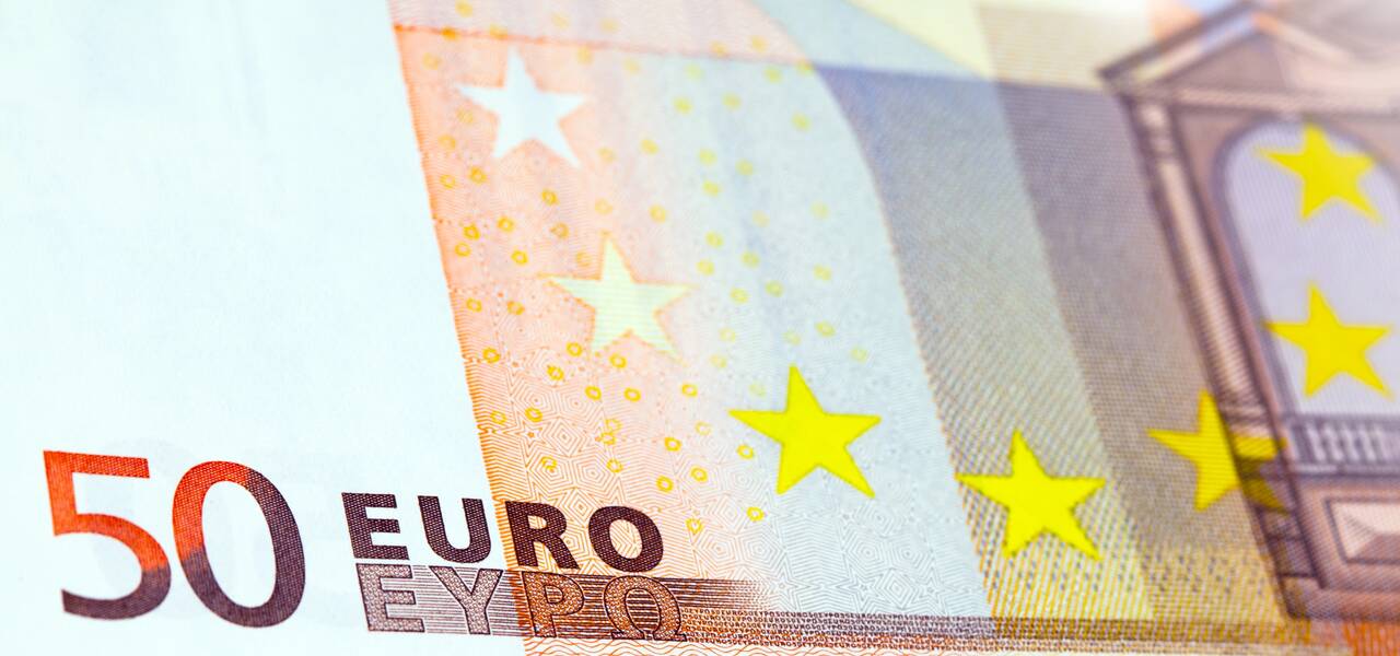 EUR/USD: bears broke local trend